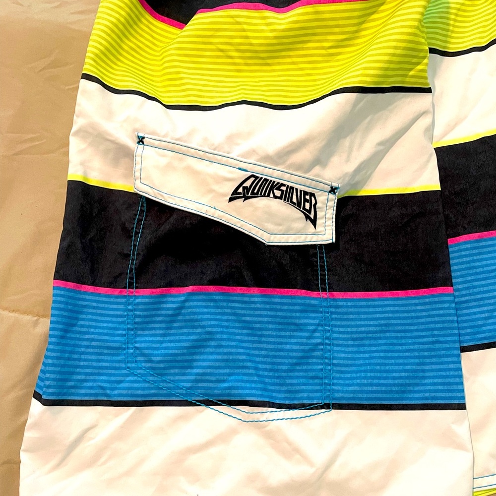 Quicksilver board shorts size 38, white, black, and neon: yellow, pink and blue. - Picture 4 of 6